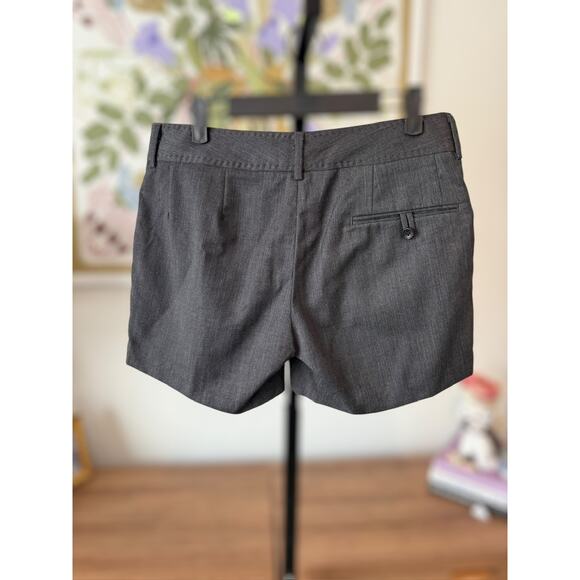 Jenni Kayne 2000's Women's Pleated Gray 100% Wool Tuxedo Shorts Size 6 - Picture 10 of 13